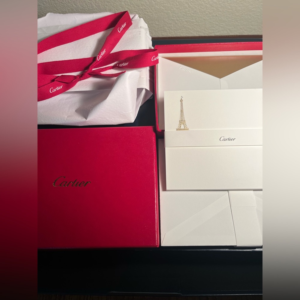 Cartier Red and White Stationery Set with Eiffel Tower Motif Never used ๐๐๐๐ - Picture 2 of 8